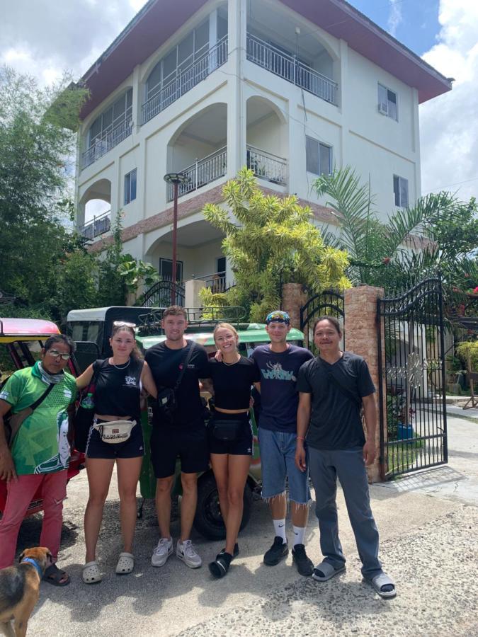 Soul Travellers Dagatan Castle Hotel Badian Buitenkant foto