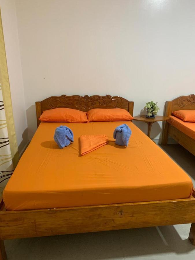 Soul Travellers Dagatan Castle Hotel Badian Buitenkant foto